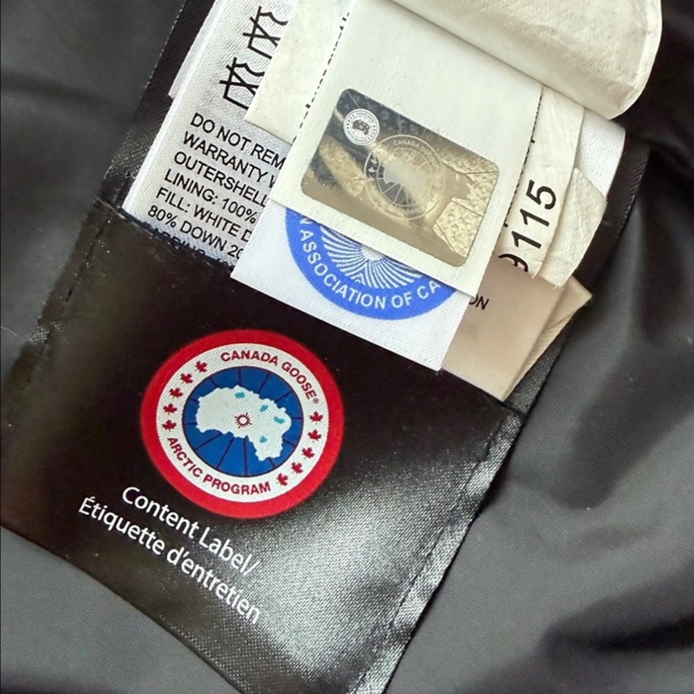 Men’s Canada Goose Macmillan Parka (Navy, XS) - Picture 6 of 7